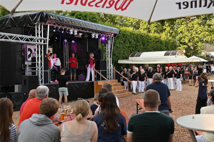 Wechselburg feiert: Theater, Gräfin Cosel und Erbschleicher beim Schlossgartenfest - Am Wochenende wird in Wechselburg die vierte Auflage des Schlossgartenfestes gefeiert.