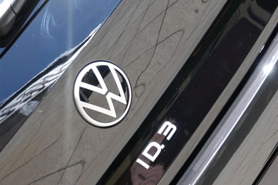Wegen Absatzkrise Produktion in Zwickau gedrosselt? VW widerspricht Medienbericht - Schieflage bei VW: Die Nachfrage nach Elektromodellen wie dem bisherigen Flaggschiff ID.3 ist stark zurückgegangen. Das trifft insbesondere das Zwickauer Volkswagenwerk.