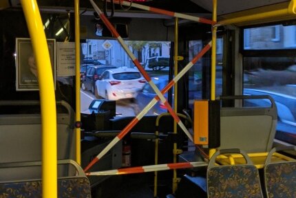 Wegen Corona: Fahrertür in CVAG-Bussen bleibt geschlossen - 