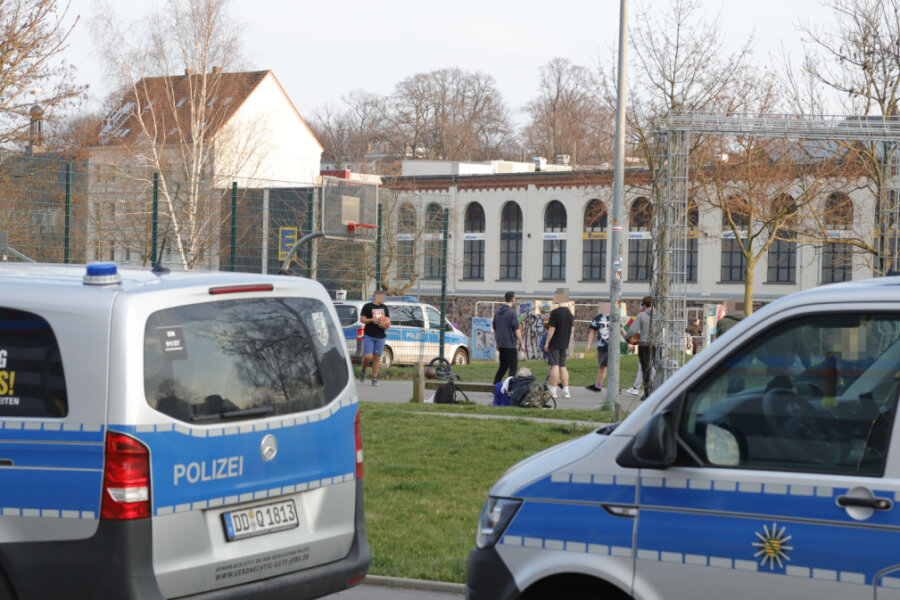 Wegen Corona: Polizei räumt Chemnitzer Konkordiapark - 
