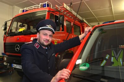 Wegen eines Fehlers bei der Angebotsauswertung: Fahrzeugbestellung für Altmittweidaer Feuerwehr hängt in der Warteschleife - Ronny Müller, Feuerwehrchef in Altmittweida, freut sich, dass neue Technik angeschafft werden soll.