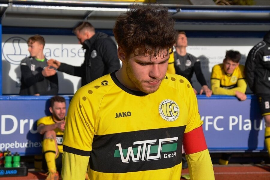 Wegen Sturmwarnung: Plauener Fußballer dürfen nicht spielen - Kapitän Kevin Walther ist bedient. Nach drei Monaten Coronazwangspause verlor sein VFC gegen Jena II mit 0:1 und jetzt fällt auch noch das Spitzenspiel in Krieschow dem Sturm zum Opfer.