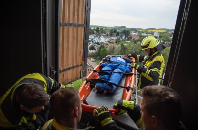 Wehr trainiert Rettung aus Bergfried: Weihe am Samstag, Besichtigung ab Sonntag - 