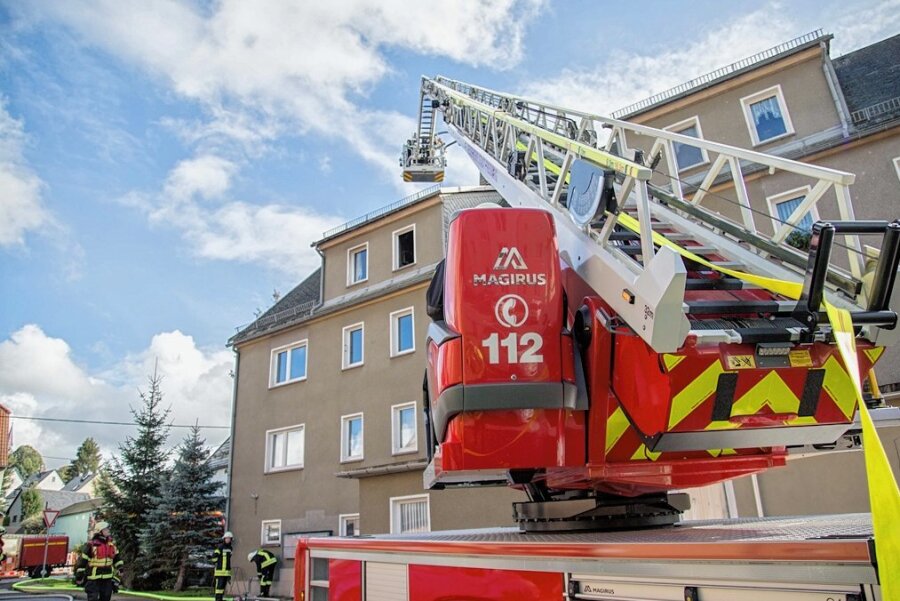 Zu einem Wohnungsbrand in Lichtenberg rückte die Feuerwehr aus. 