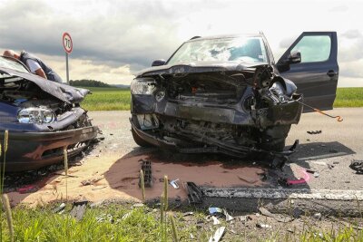 Weißenborn: Zwei Schwerverletzte bei Unfall auf S 184 - 