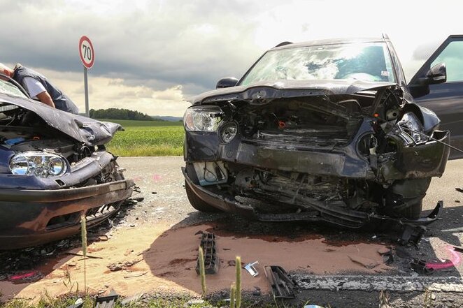 Weißenborn: Zwei Schwerverletzte bei Unfall auf S 184 - 