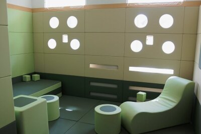 "Weiches Zimmer" in Rodewischer Klinik: Aggressive Patienten können hier zur Ruhe kommen - Im "Weichen Zimmer" gibt es keine Ecken und Kanten. Die Einrichtung inklusive der Wände ist aus Kunstleder. 
