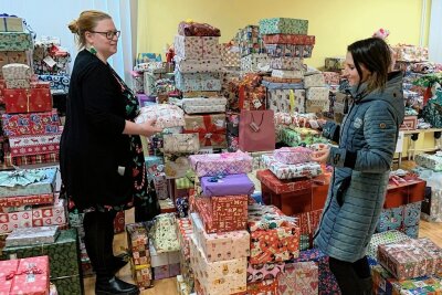 Weihnachten: Mehr als 1300 Geschenke für Tafelkinder in Zwickau - Mehr als 1300 Päckchen wurden für Tafelkinder gepackt und gespendet. 