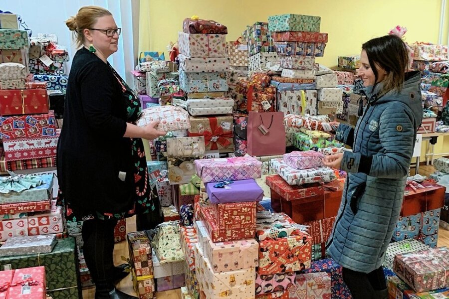 Weihnachten: Mehr als 1300 Geschenke für Tafelkinder in Zwickau - Mehr als 1300 Päckchen wurden für Tafelkinder gepackt und gespendet. 
