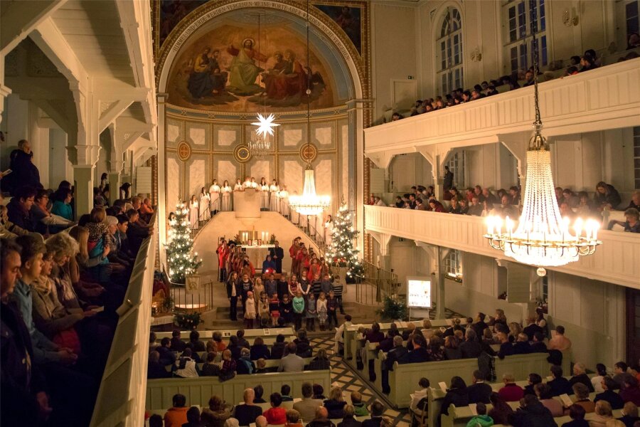 Weihnachtliche Inszenierung in der Gersdorfer Marienkirche ist seit 100 Jahren beinahe gleich - Die 100 Jahre alte Inszenierung der Gersdorfer Christmette wird auch in diesem Jahr die Marienkirche füllen.