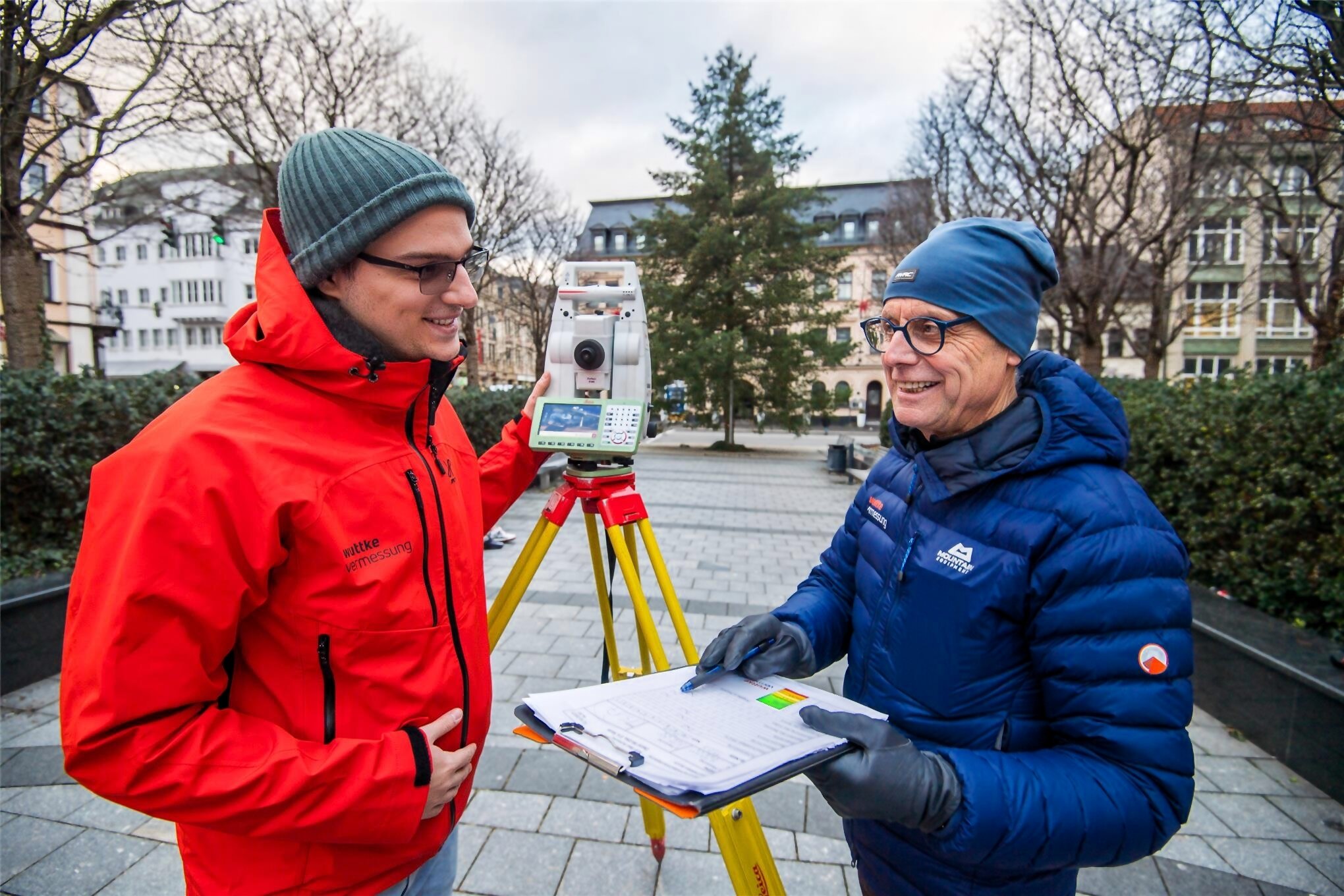 WeihnachtsbaumVergleich im Erzgebirge Wer hat den größten?