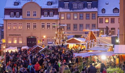 Weihnachtsflair an vielen Ecken - Der Hohenstein-Ernstthaler Markt zog am Wochenende viele Menschen an. 