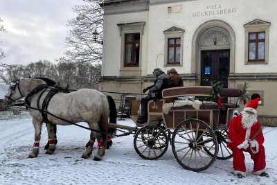 Weihnachtsmann fährt wieder mit der Kutsche durch Flöha und Falkenau - Alles vorbereitet: Am Sonntag fährt der Weihnachtsmann mit seiner Kutsche wieder durch Flöha und Falkenau.