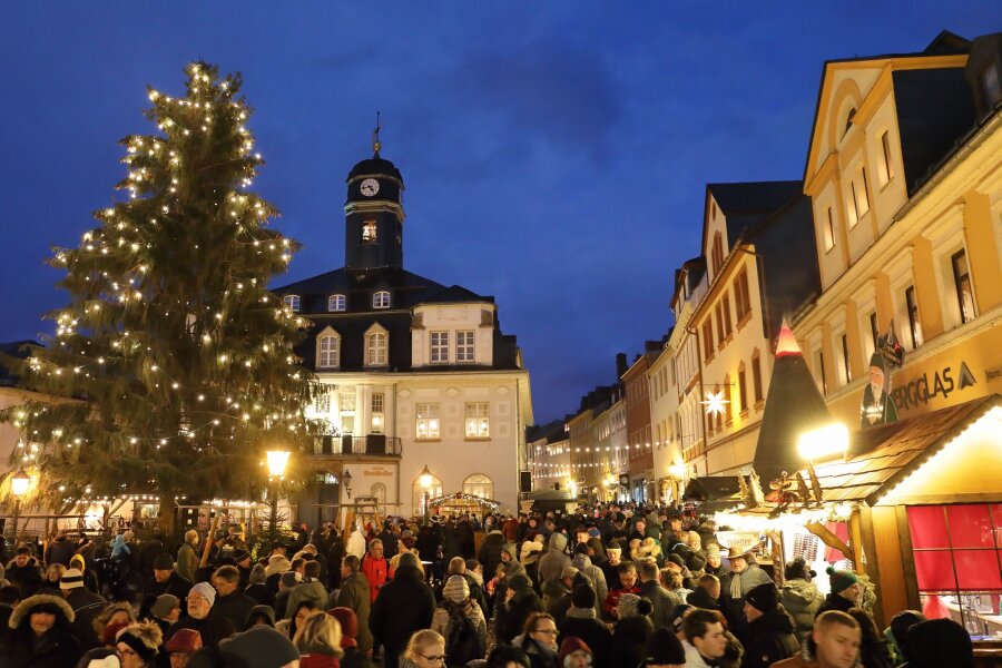 Weihnachtsmarkt in Schwarzenberg 2023: Advent in der Perle des Erzgebirges - Weihnachtsmarkt in Schwarzenberg