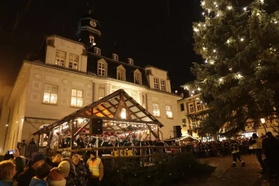 Weihnachtsmarkt in Schwarzenberg 2023: Parken, Öffnungszeiten und Bergparade - Der Schwarzenberger Weihnachtsmarkt hat eine über 480-jährige Tradition und ist einer der romantischsten in Sachsen.