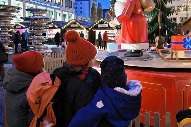 Weihnachtsmarkt: Streit um höhere Gebühren - Besuchermagnet Chemnitzer Weihnachtsmarkt. 