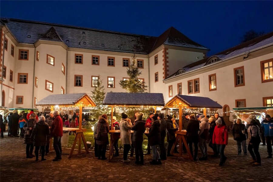 Weihnachtsmarkt und Konzerte locken: Das ist am zweiten Advent zwischen Rochlitz und Penig los - Im Alten Schloss in Penig ist am Samstag und Sonntag wieder Schlossweihnacht.