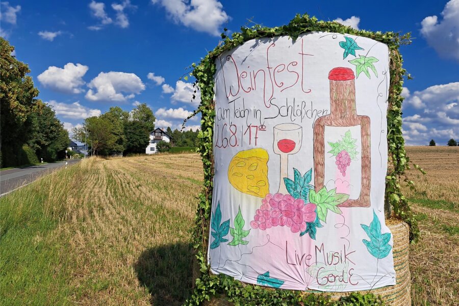Weinfest in Schlößchen erlebt seine Premiere - Mit einem großen Banner wirbt der Kulturverein am Ortseingang Schlößchen für die Premiere seines Weinfestes.