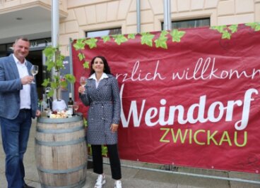 Weinfest kehrt nach Zwickau zurück - Die Polster-Catering-Geschäftsführer Enrico Matthes und Katrin Johst laden ins Weindorf auf dem Zwickauer Hauptmarkt ein. 