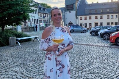 Weinkönigin und Weinprinzessin kommen nach Burgstädt - Die sächsische Weinkönigin Sabrina Papperitz wird am Samstag in Burgstädt erwartet.