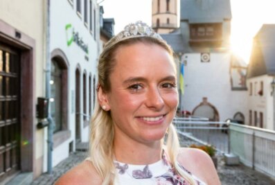 Weinprinzessin in Burgstädt zu Gast - Die sächsische Weinprinzessin Sabrina Papperitz.