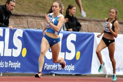 Weißenbornerin mit starkem Auftritt mit der Staffel - Anna Weichelt (l.) schied im Vorlauf über die 400 Meter aus. Von insgesamt 16 Starterinnen hatte sie am Ende die elftbeste Zeit. 
