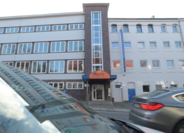 Weiterer privater Schulträger plant Oberschule und Gymnasium - Im Bildungszentrum der DPFA-Akademiegruppe an der Emilienstraße soll es ab Sommer auch eine Oberschule und ein Gymnasium geben.