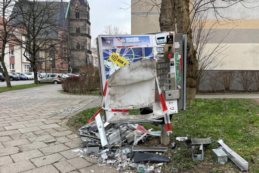 Weiterer Zigarettenautomat in Zwickau gesprengt - Auch in der Zwickauer Katharinenstraße ist ein Zigarettenautomat gesprengt worden.