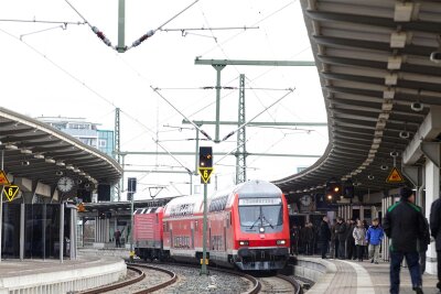 Welche Auswirkungen der bundesweite Warnstreik bei der Bahn im Vogtlandnetz haben soll - Bahnreisende müssen wegen des Warnstreiks auch im Vogtland mit Zugausfällen rechnen.