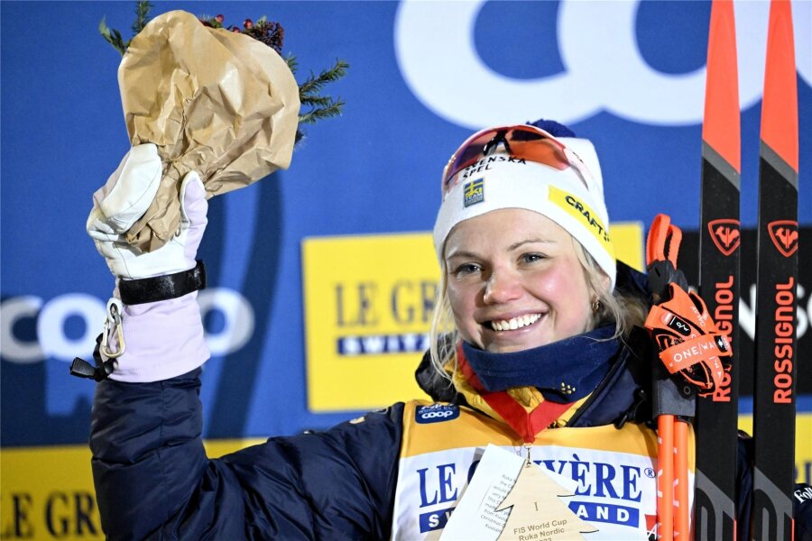 Weltcupauftakt der Skilangläufer in Ruka: Sprintsiege an Schweden und Norwegen und was der Kalender in diesem Winter noch so bereithält - Die Schnellste zum Auftakt: Schwedens Emma Ribom.