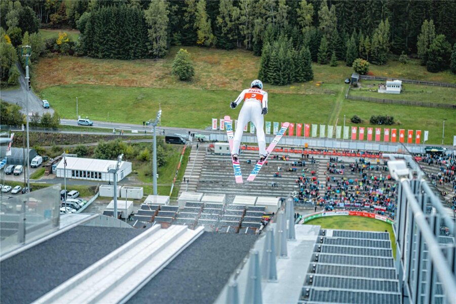 Weltelite der Skispringer kommt am Wochenende zum Sommer-Grand-Prix in die Vogtland-Arena - Die weltbesten Springerinnen und Springer kommen am Wochenende in die Vogtland-Arena.