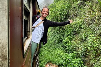 Weltenbummlerin aus Bad Brambach startet letztes großes Reiseabenteuer - Nancy Czaya unterwegs mit dem Zug in Sri Lanka.