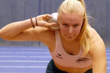 Weltjahresbestleistung krönt starken Auftritt - Im Kugelstoßen musste sich Svenja Hübner mit Platz 9 begnügen, dafür bejubelte die U-18-Starterin im Speerwerfen den Titel. 