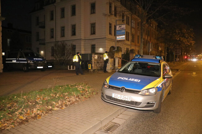 An der Fröbelstraße in Dresden war bei Bauarbeiten am Freitag eine Weltkriegsbombe gefunden worden.