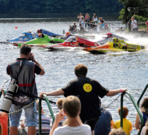 Weltmeisterschaft auf der Talsperre - Am kommenden Wochenende wird es an der Talsperre wieder international: Beim Motorbootrennen stehen Läufe zur Weltmeisterschaft auf dem Programm. Die Zuschauer sind hautnah dabei.