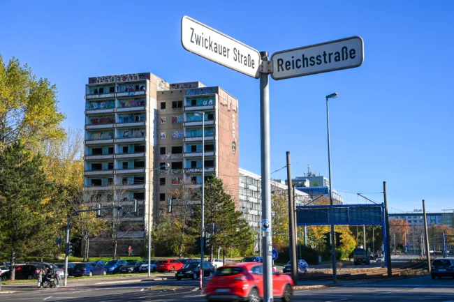 Wem gehört die HochhausRuine an der Zwickauer Straße in Chemnitz?