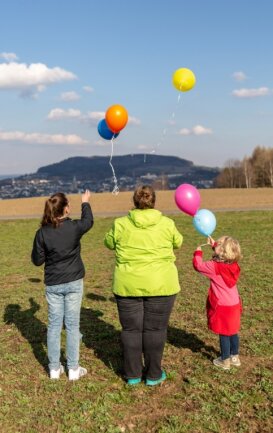 Luftballons in den Himmel steigen zu lassen, ist ein festes Ritual bei den Maltesern und ihrer Arbeit mit den Kindern.