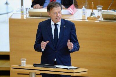 Wenn der CDU-Landtagspräsident den CDU-Ministerpräsidenten lobt - Sachsens Landtagspräsident Matthias Rößler. 