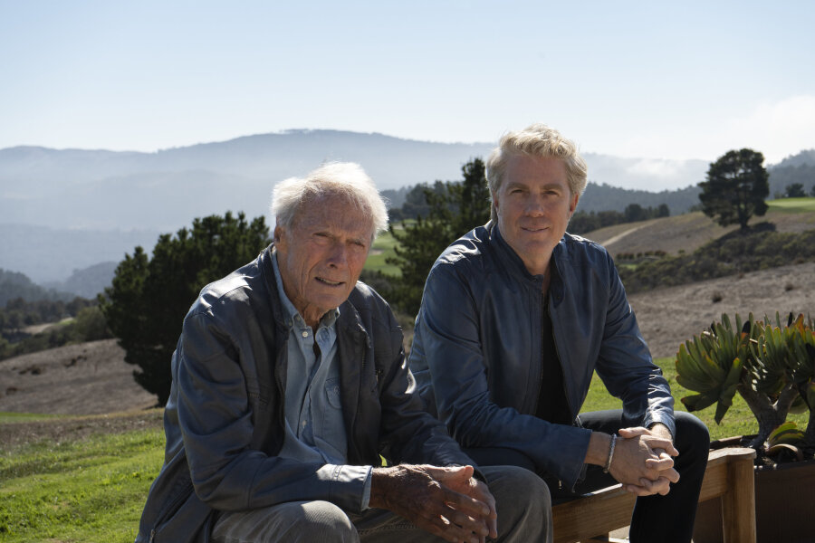 We are family: Der Schauspieler, Regisseur und Filmproduzent Clint Eastwood (links) arbeitet mit seinem Sohn Kyle bereits seit geraumer Zeit zusammen. Das jetzt erschienene Album "Eastwood Symphonic" ist nur das jüngste Erzeugnis dieses künstlerischen Prozesses.  