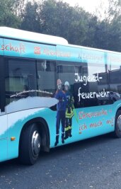 Wenn die Rochsburg durch Mittelsachsen rollt: Omnibusse mit besonderer Botschaft - Gemeinsam mit dem Kreisfeuerwehrverband Mittelsachsen wirbt Regiobus für Nachwuchs bei den ehrenamtlichen Brandschützern.