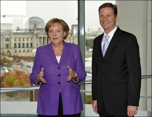 Wer wird was? Kampf um Posten in der schwarz-gelben Regierung - Künftige Koalitionspartner: Angela Merkel und Guido Westerwelle.