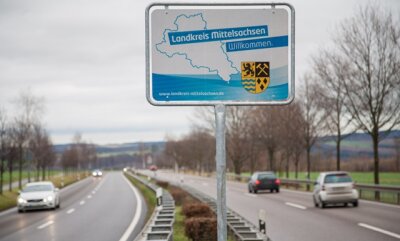 Werbung für Mittelsachsen: Landkreis verteidigt Schilder - 