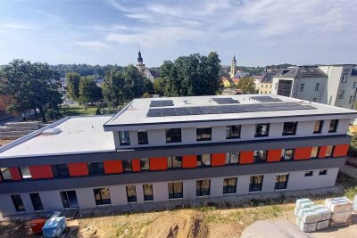 Werdau: DRK-Mitarbeiter packen Anfang kommenden Jahres die Umzugskisten - Das neue Verwaltungsgebäude bietet Platz für 40 Büroarbeitsplätze und einen Schulungsraum. 72 Fenster sorgen für genügend Tageslicht.