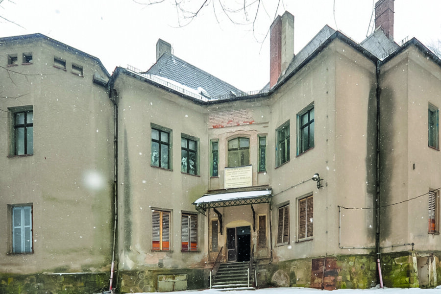 Werdau: Ehemalige Fabrikanten-Villa kommt unter den Hammer - Die frühere Villa des Tuchfabrikanten Ullrich soll einen neuen Besitzer finden.