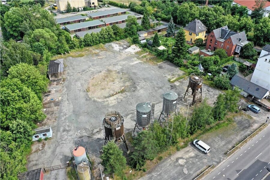 Werdau: Stadt will Grundstück kaufen, um Winterdienst sicherzustellen - Die Stadt möchte die Salzsilos auf dem Gelände der ehemaligen Kreis-Straßenmeisterei für ihre Zwecke nutzen.