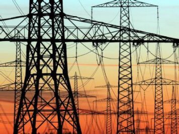 Werdau: Treckerfahrer verursacht Stromausfall - 