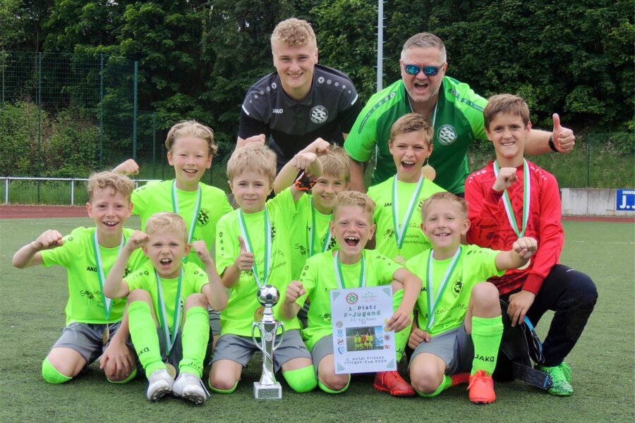 Werdauer Junioren-Fußballer lassen beim heimischen Pfingstcup ihr Talent aufblitzen - Beim heimischen Pfingstcup gewann die F-Jugend aus Werdau gegen namhafte Gegner die Goldmedaille.