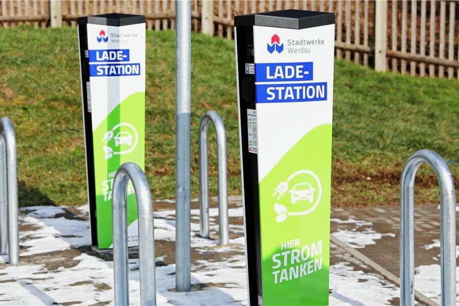 Werdauer Stadtwerke nehmen neue E-Ladestation am Webalu in Betrieb - Ab Montag können am Werdauer Webalu E-Autos Strom tanken. 