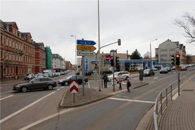 Werdauer Straße ab Freitag wieder befahrbar - Ab Freitagnachmittag führt der Abzweig rechts wieder direkt nach Werdau.