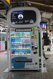 Weshalb ein lauschender Selbstbedienungsautomat auf einem Bahnhof in Tokio steht - Der lauschende Selbstbedienungsautomat. 